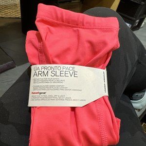 NWT Women’s Under Armour Arm Sleeves‎  Neon Pink  heat gear